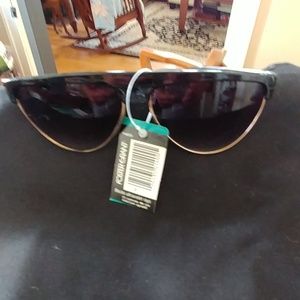 NWT vintage 1980's Foster Grant sunglass